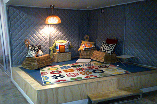 Từng là trụ sở của Sun Microsystems, tòa nhà có vẻ ngoài khá “già”. Facebook đã cố gắng mang lại cho nội thất bên trong sự tươi trẻ. Trong ảnh là một nơi giải trí thú vị ở Facebook.