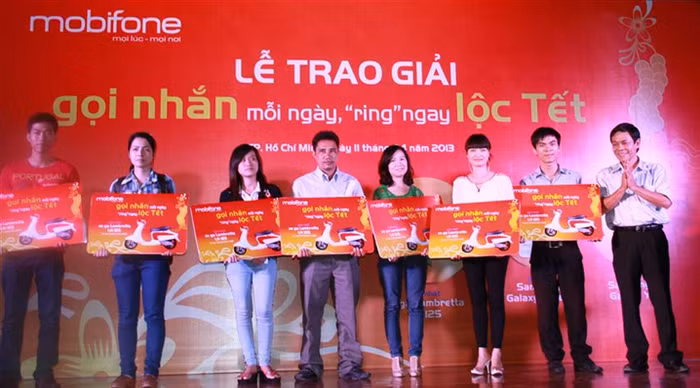 Chương trình khuyến mãi “Gọi nhắn mỗi ngày, ring ngay lộc tết” đã mang lại niềm vui cho 420 khách hàng của MobiFone tại nhiều tỉnh thành trong cả nước.