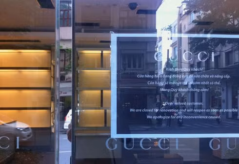 Tầng 3 khách sạn là nơi Milano chuyển hàng lên đây trưng bày.