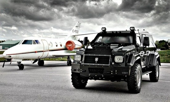 Kích thước đồ sộ, động cơ mạnh mẽ và “lớp áo” bằng thép an toàn giúp Conquest Knight XV trở thành “quái vật” trong làng xe thế giới. Kích thước đồ sộ, động cơ mạnh mẽ và “lớp áo” bằng thép an toàn giúp Conquest Knight XV trở thành “quái vật” trong làng xe thế giới.