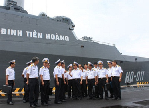 Nhận tàu HQ 011 Đinh Tiên Hoàng Nhận tàu HQ 011 Đinh Tiên Hoàng