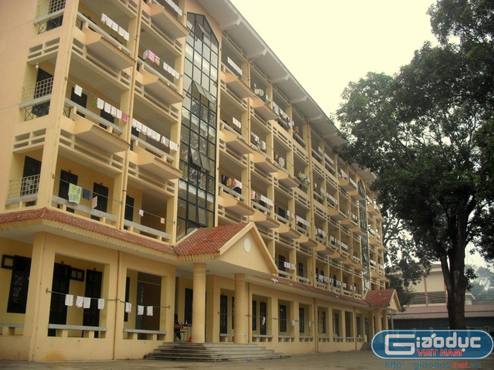 Khu sinh hoạt tập trung của các chiến sĩ khang trang, sạch sẽ. Hiện nay, tại Trung tâm Giáo dục Quốc phòng Hà Nội 1 có 3 dãy nhà 5 tầng như này. Khu sinh hoạt tập trung của các chiến sĩ khang trang, sạch sẽ. Hiện nay, tại Trung tâm Giáo dục Quốc phòng Hà Nội 1 có 3 dãy nhà 5 tầng như này.