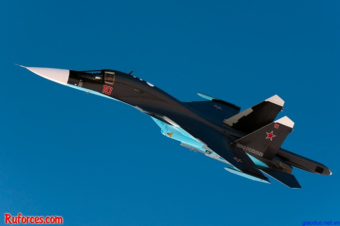 Su-34 của không quân Nga tại căn cứ Lipetsk Su-34 của không quân Nga tại căn cứ Lipetsk