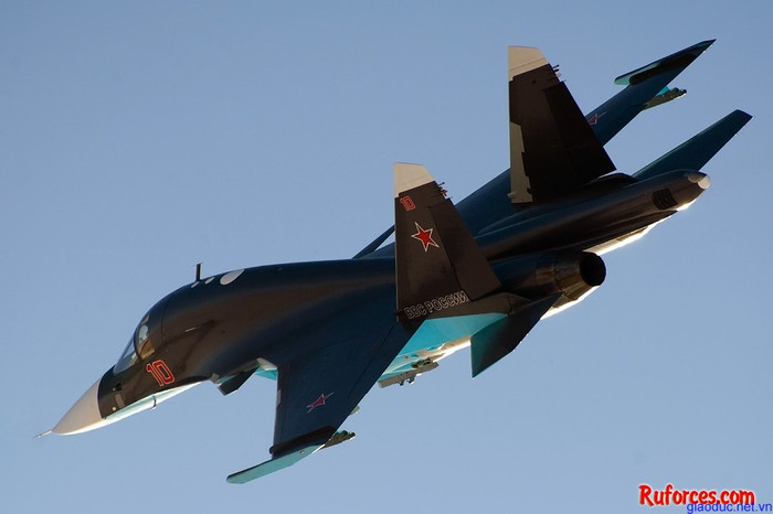 Su-34 của không quân Nga tại căn cứ Lipetsk Su-34 của không quân Nga tại căn cứ Lipetsk
