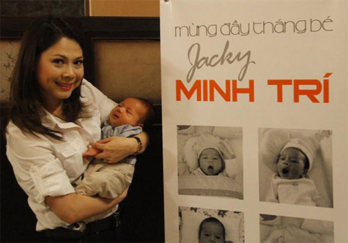 Sự việc bắt đầu khi Thanh Thảo "khoe" con trai của Thụy Anh và Ngô Kiến Huy trên trang cá nhân của mình. Nhiều comment cho rằng đó là con của chàng Bắp. Sự việc bắt đầu khi Thanh Thảo "khoe" con trai của Thụy Anh và Ngô Kiến Huy trên trang cá nhân của mình. Nhiều comment cho rằng đó là con của chàng Bắp.