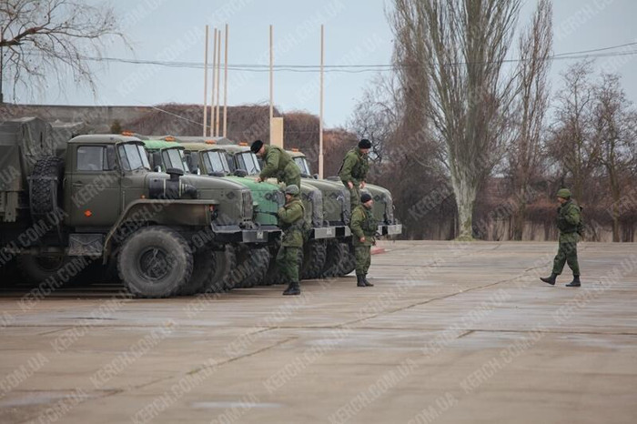 Những phương tiện chở quân này cho thấy, quân số của lực lượng này đã được điều đến khá đông Những phương tiện chở quân này cho thấy, quân số của lực lượng này đã được điều đến khá đông