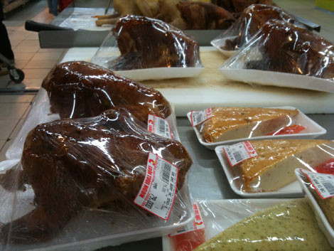 Với giá rất rẻ, chỉ bằng 1/2, 1/3 giá gà ta. Với giá rất rẻ, chỉ bằng 1/2, 1/3 giá gà ta.