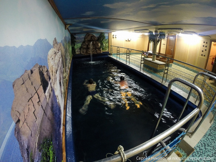 Một góc nhìn khác tại bể bơi mini