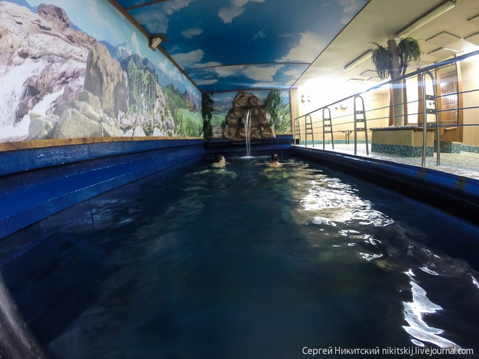 Một góc nhìn khác trong bể bơi mini trên tàu Yamal