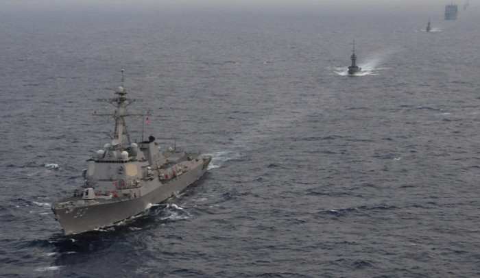 Chiến hạm Hải quân Mỹ - Singapore phối hợp diễn tập trên Biển Đông