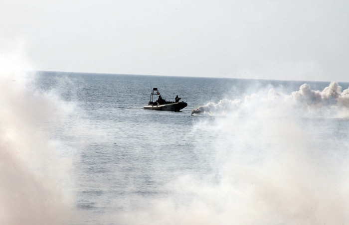 Lính đặc nhiệm Lithuanian tập trận đổ bộ trên bãi biển Lính đặc nhiệm Lithuanian tập trận đổ bộ trên bãi biển