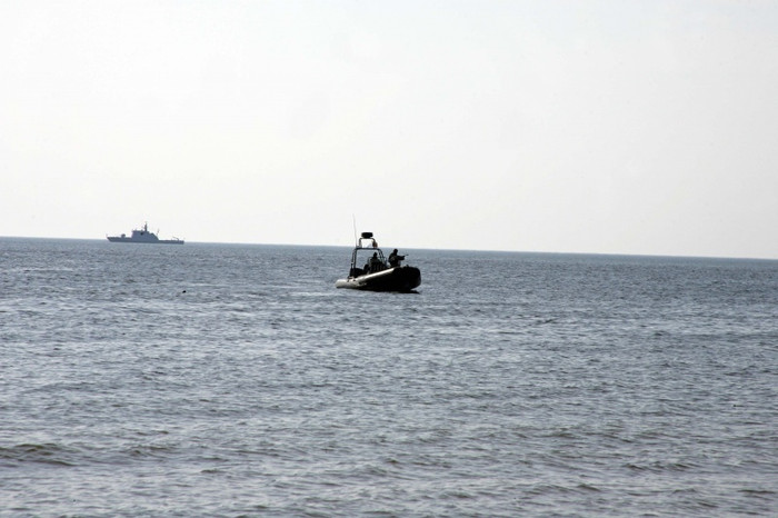 Lính đặc nhiệm Lithuanian tập trận đổ bộ trên bãi biển Lính đặc nhiệm Lithuanian tập trận đổ bộ trên bãi biển