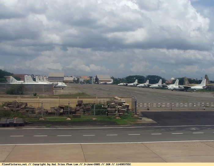 Trang bị hiện đại của Không quân Việt Nam để phục vụ nhiệm vụ bảo vệ tổ quốc, phát triển kinh tế và hỗ trợ nhân dân vùng gặp thiên tai. Trang bị hiện đại của Không quân Việt Nam để phục vụ nhiệm vụ bảo vệ tổ quốc, phát triển kinh tế và hỗ trợ nhân dân vùng gặp thiên tai.