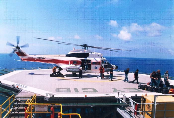 Trang bị hiện đại của Không quân Việt Nam để phục vụ nhiệm vụ bảo vệ tổ quốc, phát triển kinh tế và hỗ trợ nhân dân vùng gặp thiên tai. Trang bị hiện đại của Không quân Việt Nam để phục vụ nhiệm vụ bảo vệ tổ quốc, phát triển kinh tế và hỗ trợ nhân dân vùng gặp thiên tai.