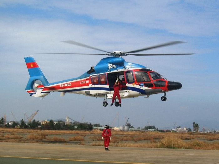 Trang bị hiện đại của Không quân Việt Nam để phục vụ nhiệm vụ bảo vệ tổ quốc, phát triển kinh tế và hỗ trợ nhân dân vùng gặp thiên tai. Trang bị hiện đại của Không quân Việt Nam để phục vụ nhiệm vụ bảo vệ tổ quốc, phát triển kinh tế và hỗ trợ nhân dân vùng gặp thiên tai.