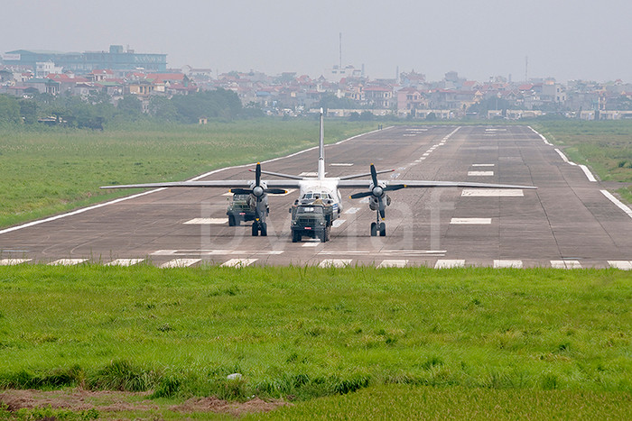 Trang bị hiện đại của Không quân Việt Nam để phục vụ nhiệm vụ bảo vệ tổ quốc, phát triển kinh tế và hỗ trợ nhân dân vùng gặp thiên tai. Trang bị hiện đại của Không quân Việt Nam để phục vụ nhiệm vụ bảo vệ tổ quốc, phát triển kinh tế và hỗ trợ nhân dân vùng gặp thiên tai.