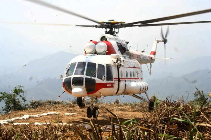 Trang bị hiện đại của Không quân Việt Nam để phục vụ nhiệm vụ bảo vệ tổ quốc, phát triển kinh tế và hỗ trợ nhân dân vùng gặp thiên tai. Trang bị hiện đại của Không quân Việt Nam để phục vụ nhiệm vụ bảo vệ tổ quốc, phát triển kinh tế và hỗ trợ nhân dân vùng gặp thiên tai.