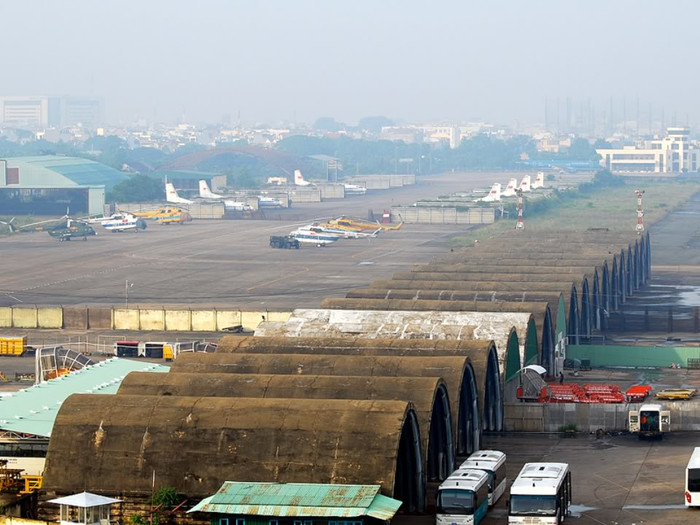 Trang bị hiện đại của Không quân Việt Nam để phục vụ nhiệm vụ bảo vệ tổ quốc, phát triển kinh tế và hỗ trợ nhân dân vùng gặp thiên tai. Trang bị hiện đại của Không quân Việt Nam để phục vụ nhiệm vụ bảo vệ tổ quốc, phát triển kinh tế và hỗ trợ nhân dân vùng gặp thiên tai.