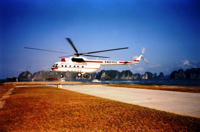 Trang bị hiện đại của Không quân Việt Nam để phục vụ nhiệm vụ bảo vệ tổ quốc, phát triển kinh tế và hỗ trợ nhân dân vùng gặp thiên tai. Trang bị hiện đại của Không quân Việt Nam để phục vụ nhiệm vụ bảo vệ tổ quốc, phát triển kinh tế và hỗ trợ nhân dân vùng gặp thiên tai.