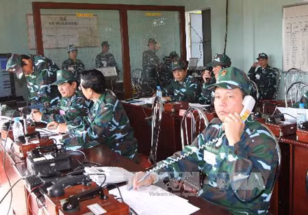 Giám sát, theo dõi cuộc diễn tập từ Đài Chỉ huy.
