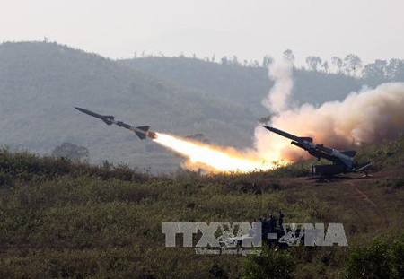 Bắn tên lửa phòng không A75