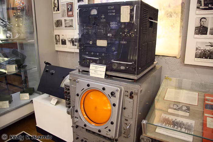 Bộ truyền, nhận tín hiệu NRZ-1 và thiết bị hiển thị VIKO-1