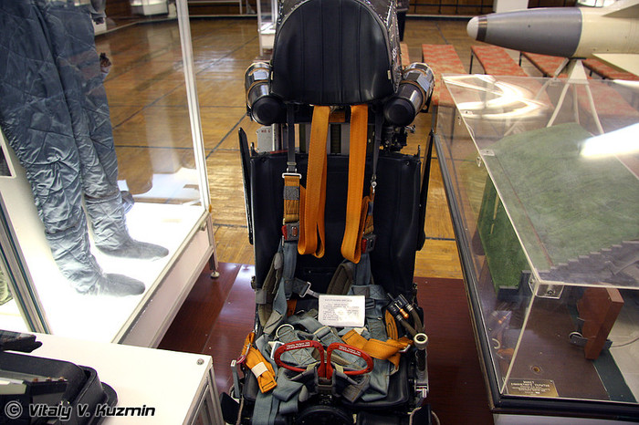 Ghế ngồi có thể phóng khi khẩn cấp của phi công - K-36DM Ghế ngồi có thể phóng khi khẩn cấp của phi công - K-36DM