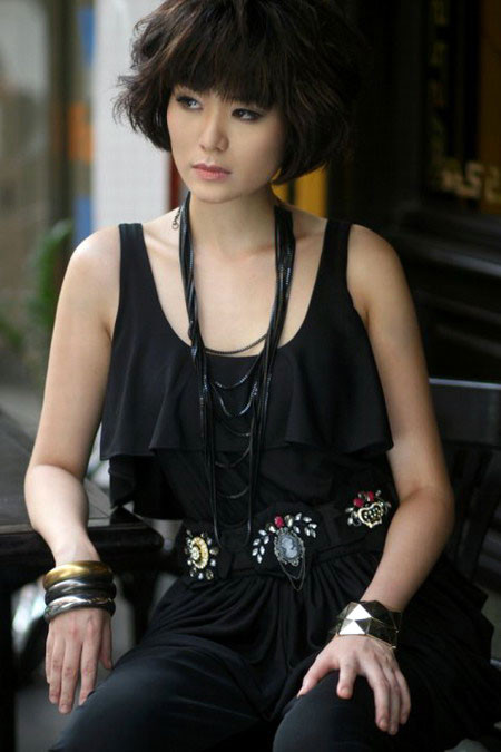 Hoa hậu Thu Thủy đăng quang Hoa hậu năm 1994. Năm 2010, khi làm giám khảo cuộc thi Hoa hậu Việt Nam, Thu Thủy đã có một phát ngôn bị xem là gấy sốc "Bản thân cái đẹp đã là một tài năng". Sự đề cao vẻ đẹp ngoại hình trong câu nói của Thu Thủy khiến nhiều người thất vọng, nhưng cũng không thiếu người ủng hộ quan điểm của cô. Hoa hậu Thu Thủy đăng quang Hoa hậu năm 1994. Năm 2010, khi làm giám khảo cuộc thi Hoa hậu Việt Nam, Thu Thủy đã có một phát ngôn bị xem là gấy sốc "Bản thân cái đẹp đã là một tài năng". Sự đề cao vẻ đẹp ngoại hình trong câu nói của Thu Thủy khiến nhiều người thất vọng, nhưng cũng không thiếu người ủng hộ quan điểm của cô.