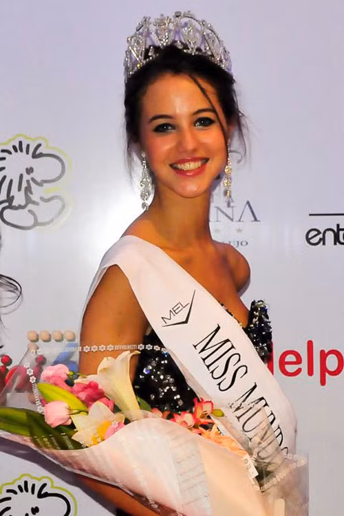 Cô đã từng giành vương miệnHoa hậu Mundo Argentina 2012 Cô đã từng giành vương miệnHoa hậu Mundo Argentina 2012