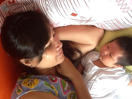 Hai mẹ con Mạc Anh Thư