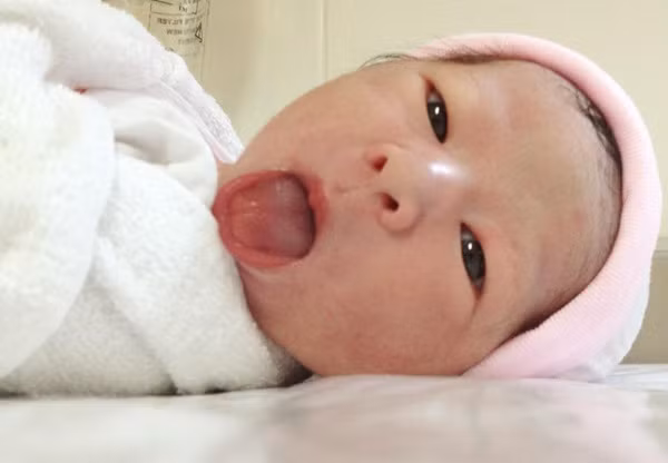 Dù đây là lần thứ 2 được làm cha nhưng Huy Khánh vẫn rất hạnh phúc và tự hào.