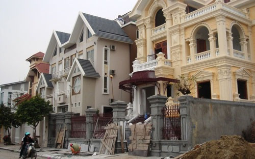 Cơ quan quản lý tới đây sẽ kiểm soát chặt những công trình có kiến trúc nhại kiểu Pháp - Châu Âu. Cơ quan quản lý tới đây sẽ kiểm soát chặt những công trình có kiến trúc nhại kiểu Pháp - Châu Âu.