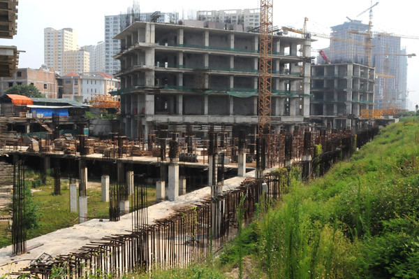 Công trường xây dựng Usilk - City “đắp chiếu”. Ảnh: Đàm Duy Công trường xây dựng Usilk - City “đắp chiếu”. Ảnh: Đàm Duy