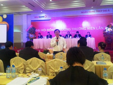 Chuyện sáp nhập giữa hai ngân hàng làm nóng ĐHĐCĐ Chuyện sáp nhập giữa hai ngân hàng làm nóng ĐHĐCĐ