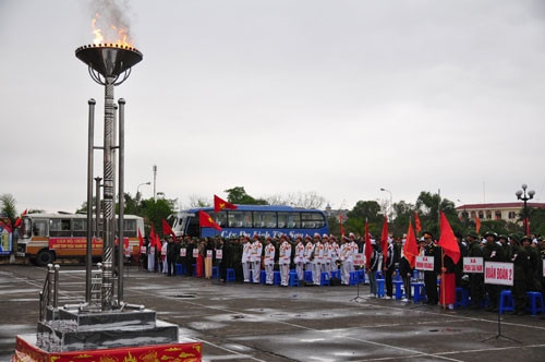 Ngọn lửa truyền thống tiếp tục bùng cháy, thể hiện khát vọng cống hiến và sự tiếp nối truyền thống tòng quân giữ nước của các thế hệ thanh niên Hưng Yên