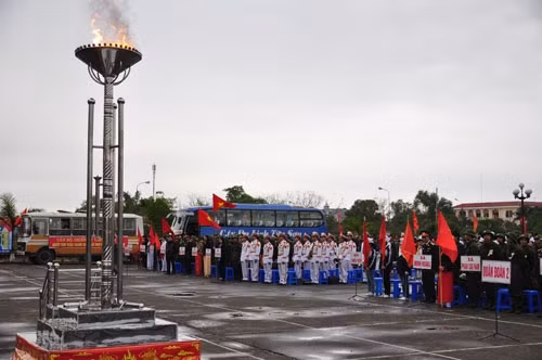 Ngọn lửa truyền thống tiếp tục bùng cháy, thể hiện khát vọng cống hiến và sự tiếp nối truyền thống tòng quân giữ nước của các thế hệ thanh niên Hưng Yên
