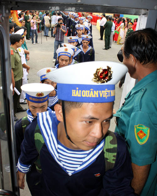 Những chiến sĩ này sẽ tham gia khóa huấn luyện tại Khánh Hòa sau đó sẽ về các đơn vị hải quân