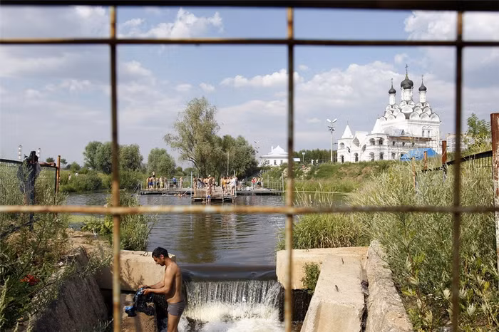 Đối với người Moscow chính gốc, người nhập cư là tầng lớp lao động chân tay với giá thuê rẻ mạt.