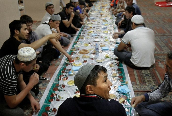 Mới đây nhât, Thủ tướng Nga Vladimir Putin đã tuyên bố rằng bất kỳ đối tượng nhập cư vào Nga phải biết và trải qua các kỳ thi tiếng Nga giống như quy chuẩn nhập cư vào các nước châu Âu và châu Mỹ hiện đang áp dụng. Mới đây nhât, Thủ tướng Nga Vladimir Putin đã tuyên bố rằng bất kỳ đối tượng nhập cư vào Nga phải biết và trải qua các kỳ thi tiếng Nga giống như quy chuẩn nhập cư vào các nước châu Âu và châu Mỹ hiện đang áp dụng.