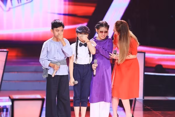 Ngọc Anh nức nở được đi tiếp