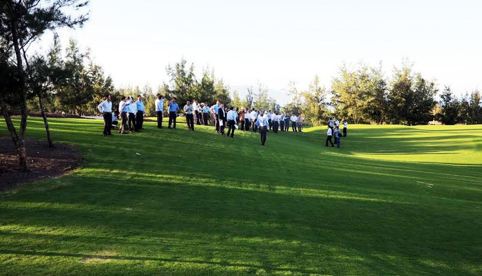 Đoàn đại biểu HĐND tỉnh Bình Định thăm và kiểm tra tiến độ dự án FLC Quy Nhơn. Đoàn đại biểu HĐND tỉnh Bình Định thăm và kiểm tra tiến độ dự án FLC Quy Nhơn.