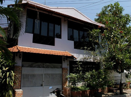 Căn biệt thự trị giá hàng chục tỷ đồng của Chánh Tín Căn biệt thự trị giá hàng chục tỷ đồng của Chánh Tín