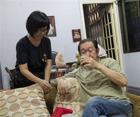 Cuộc sống của gia đình Chánh Tín chắc chắn sẽ không bi đát như những gì ông đang than thở với mọi người Cuộc sống của gia đình Chánh Tín chắc chắn sẽ không bi đát như những gì ông đang than thở với mọi người