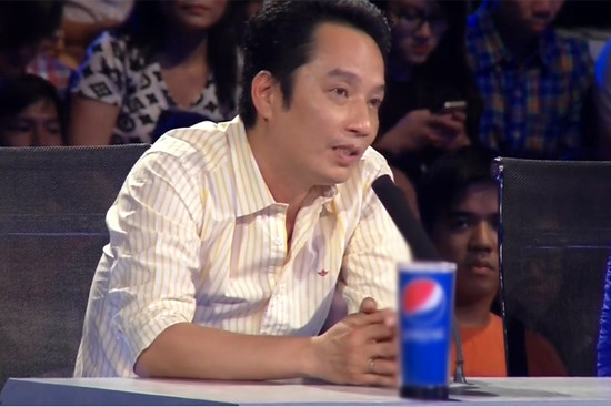 Nhạc sỹ Anh Quân dường như quá sức trong vài trò giám khảo của Vietnam Idol Nhạc sỹ Anh Quân dường như quá sức trong vài trò giám khảo của Vietnam Idol