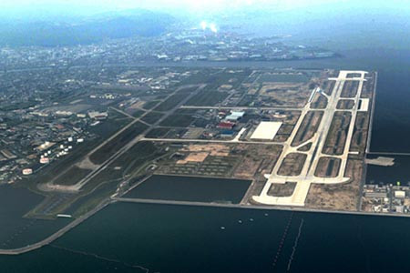 Căn cứ không quân Iwakuni nhìn từ trên cao Căn cứ không quân Iwakuni nhìn từ trên cao