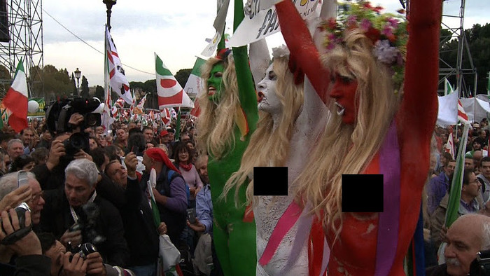 Hoạt động của phong trào FEMEN ở Rome, Italy.