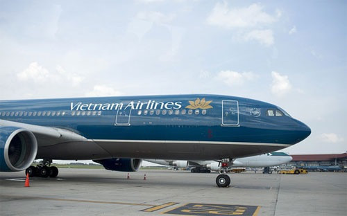 Trong mấy năm gần đây, Vietnam Airlines đã đặt mua những loại máy bay đời mới nhất để tranh thủ sự tăng trưởng mạnh mẽ của nhu cầu đi lại bằng đường hàng không - Ảnh: Bloomberg. Trong mấy năm gần đây, Vietnam Airlines đã đặt mua những loại máy bay đời mới nhất để tranh thủ sự tăng trưởng mạnh mẽ của nhu cầu đi lại bằng đường hàng không - Ảnh: Bloomberg.