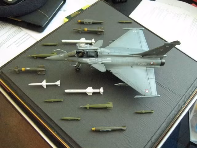 Mô hình chiến đấu cơ Rafale