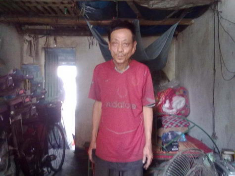 Bác Thành trong căn nhà xơ xác Bác Thành trong căn nhà xơ xác