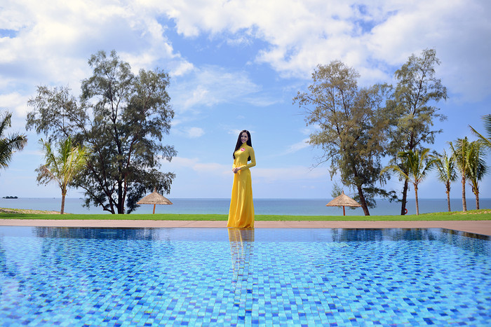 Vẻ đẹp của mỗi thí sinh sẽ trở nên nổi bật trong không gian tràn ngập màu xanh. Vẻ đẹp của mỗi thí sinh sẽ trở nên nổi bật trong không gian tràn ngập màu xanh.